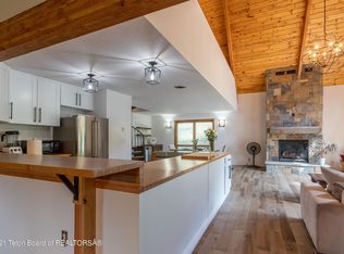 1070 E Deer Creek Dr, Jackson, WY 83001