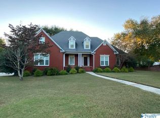 981 Huntington Cir NW, Arab, AL 35016