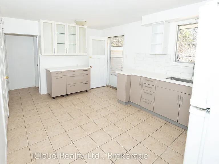 536 Glen Forrest Blvd — Photo 2