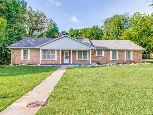 1304 E 9th St, Bonham, TX 75418