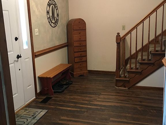 Entryway/foyer
