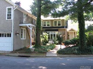 5 Schoolhouse Rd, Syosset, NY 11791