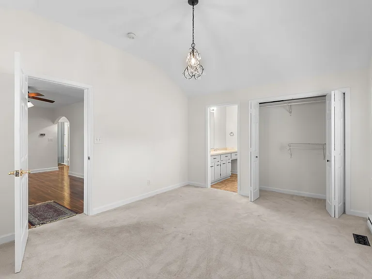 2727 Stratford Dr — Photo 14