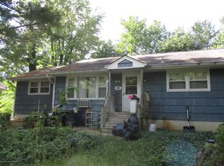 685 Tennent Rd, Manalapan, NJ 07726