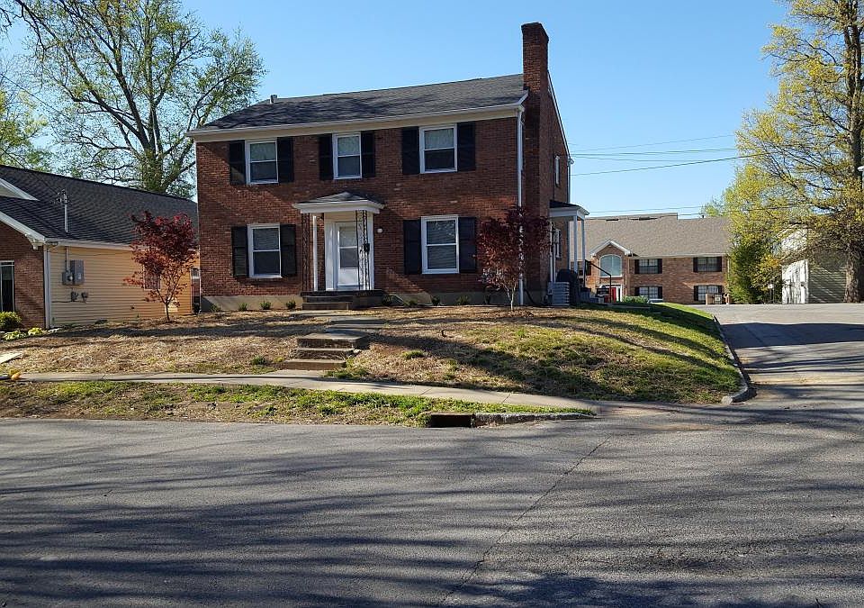 Beautiful large duplex on quiet street