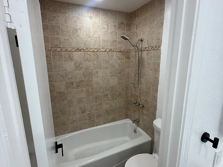 9625 Sylmar Ave #29 — Photo 11