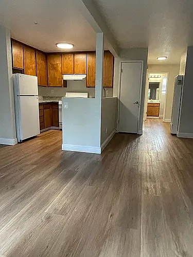 North Dutton Place Apartments — Photo 17