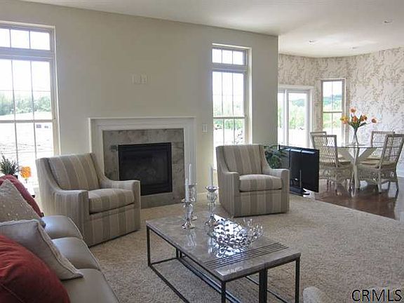 4th image of 37 Whitney Dr