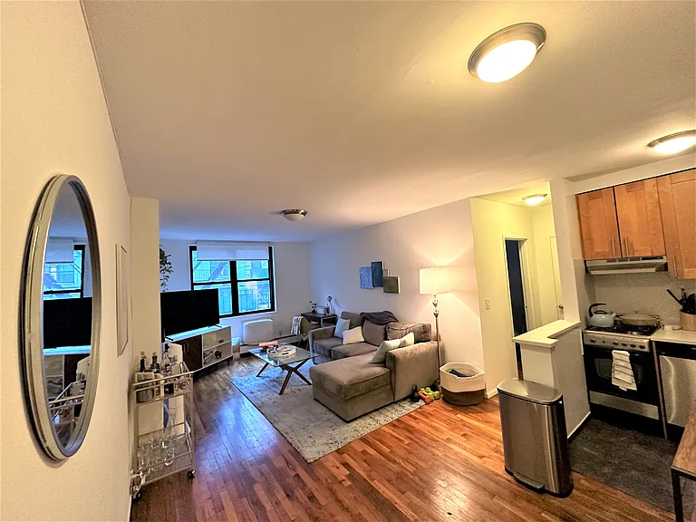 229 E 29th St #2-E — Photo 1