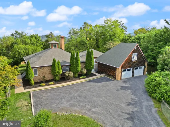 393 High Knob Rd, Front Royal, VA 22630