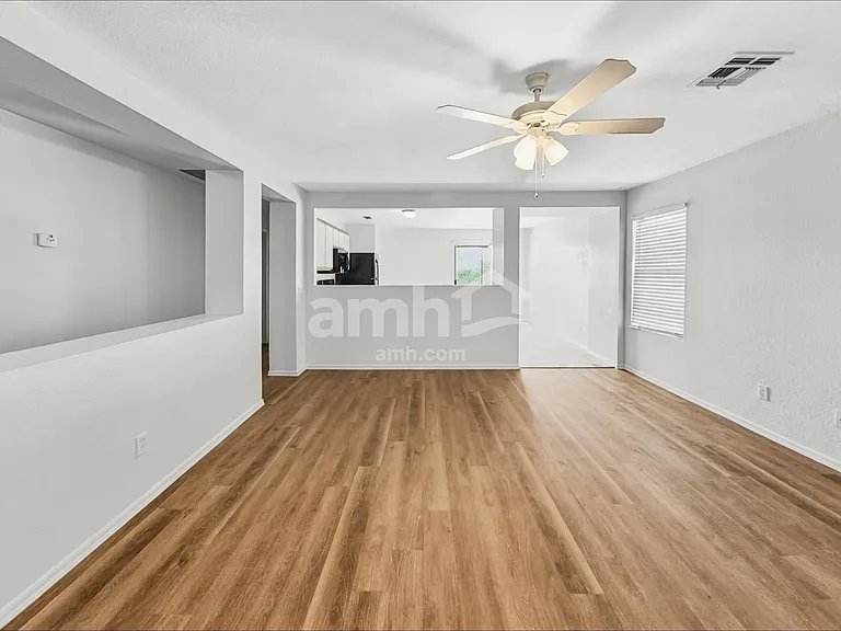 6159 S Avenue De La Chandelle — Photo 5