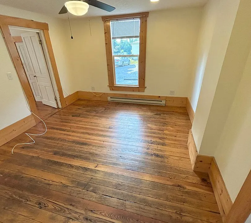 702 Progress St NE