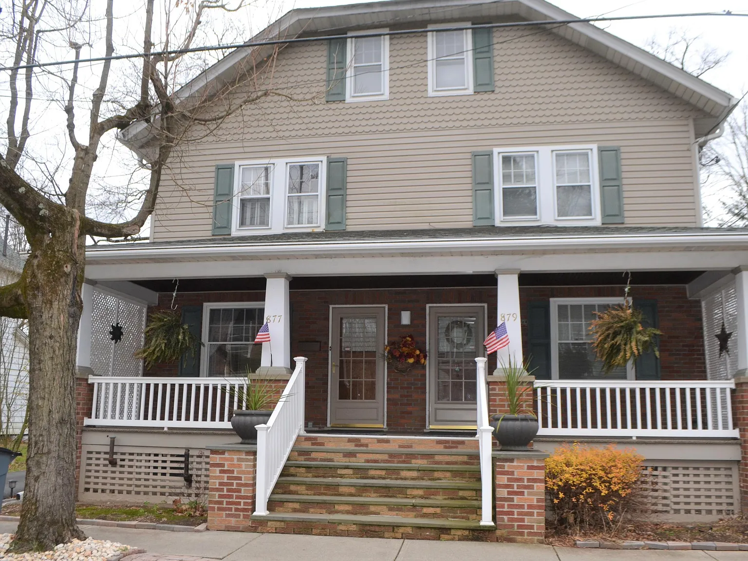 3 bed, 1.5 bath, 1426 sqft, $1,850 — Photo 1