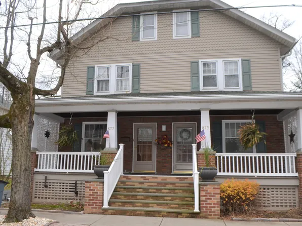 877 Scott St, Stroudsburg, PA 18360