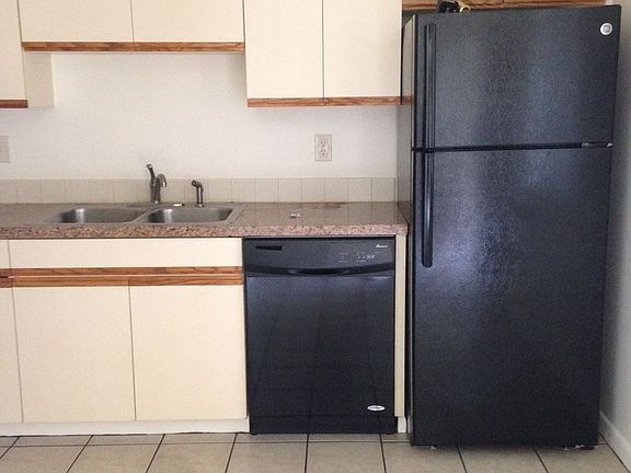 2nd image of 520 13th Ave APT 10