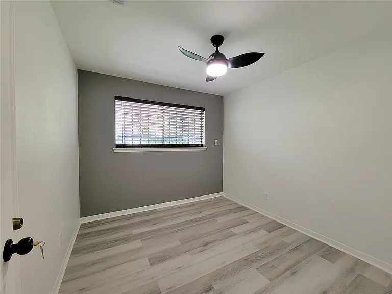 10614 Bainbridge St — Photo 20