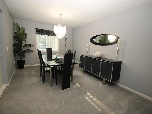 4th image of 38 Chippenham Dr