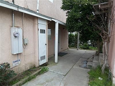 2nd image of 2310 1/2 High St