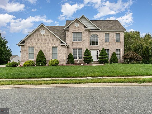 3rd image of 1806 Amyclae Dr