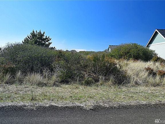 5th image of 452 N Bel Air Loop SW