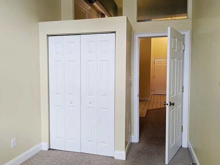 116 1/2 N Walnut St — Photo 23