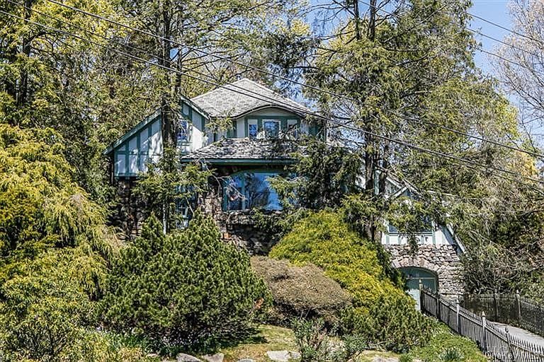 1st image of 55 Lakeside Dr