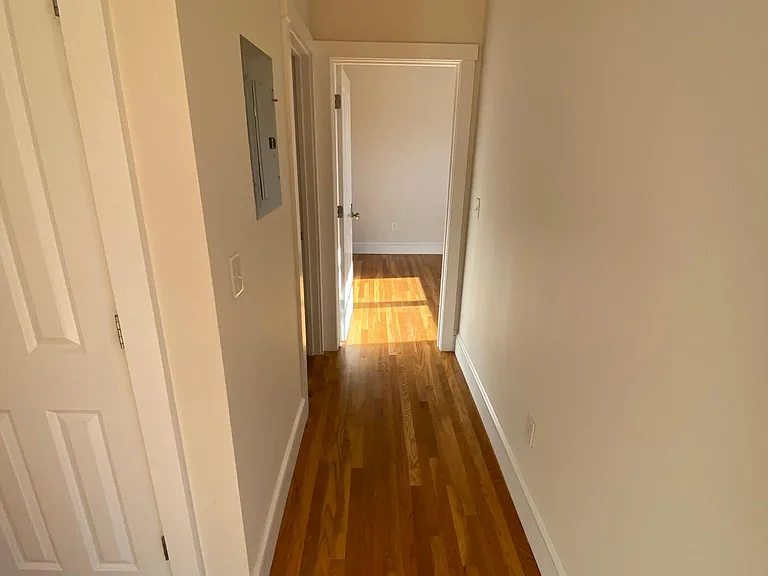 80 Webster Ave #3F — Photo 7