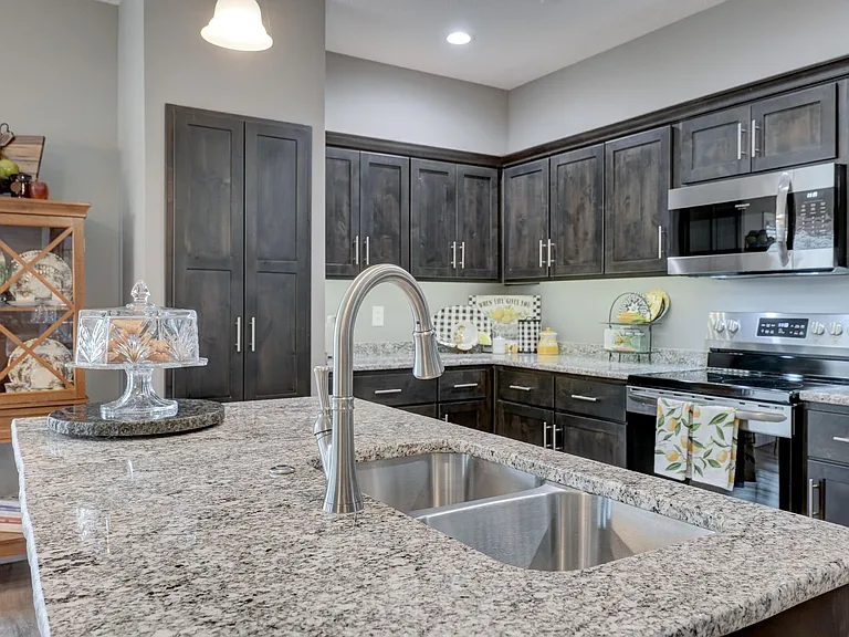620 Applewood Ln — Photo 5