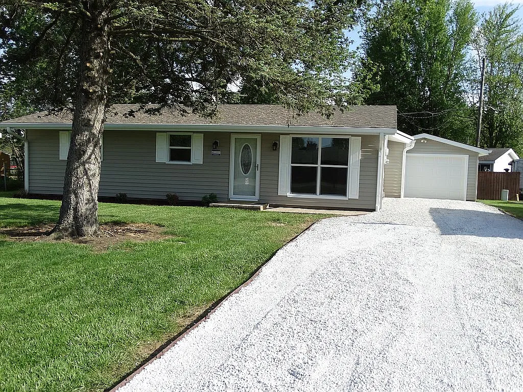 839 E Center Rd photo 1
