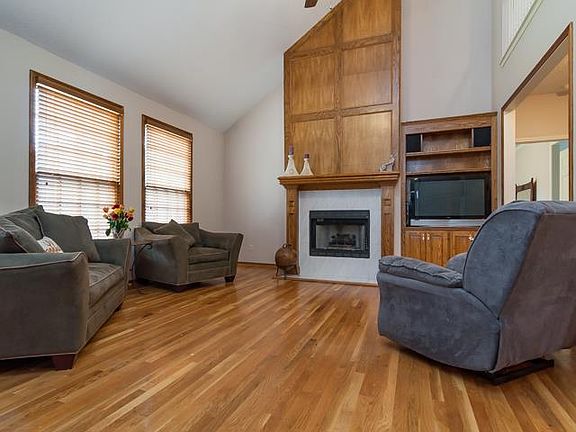 2nd image of 9624 W 131st St