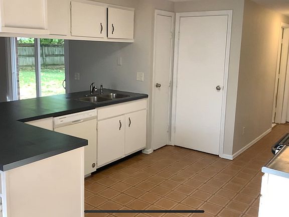 4th image of 4448 Procuniar Dr