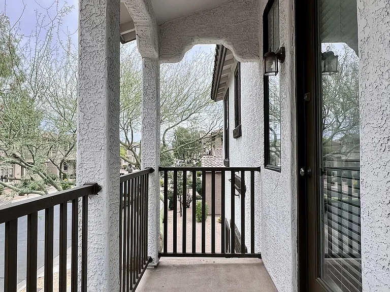 balcony off of primary bedroom