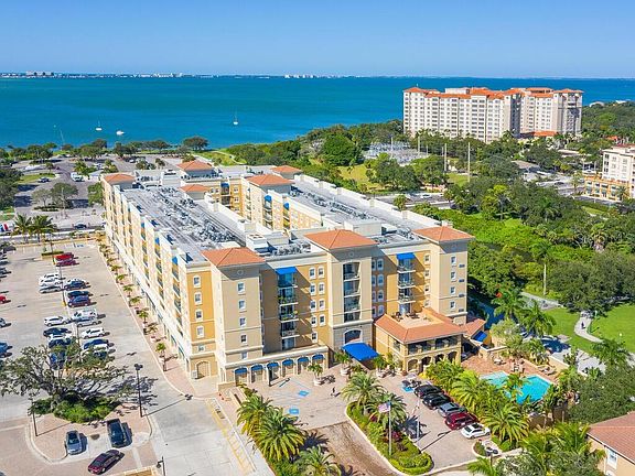 4th image of 1064 N Tamiami Trl Unit 1429