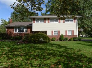 7 Ringwood Dr, Parsippany, NJ 07054
