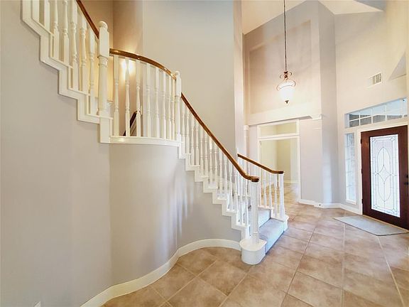 3rd image of 24527 Bay Hill Blvd
