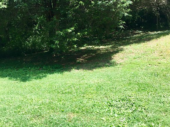 2nd image of 1120 Glade Hill Dr