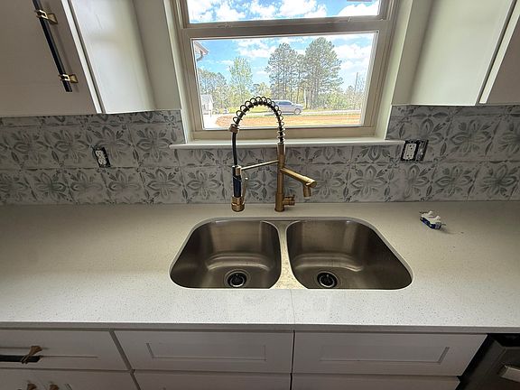 5th image of 1041 Fairway Ridge Drive