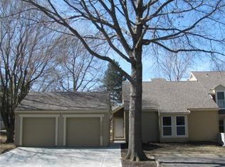 7925 Colony Ln, Lenexa, KS 66215