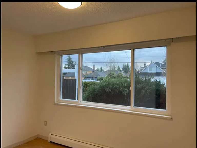 13615 Fraser Hwy #9 — Photo 4