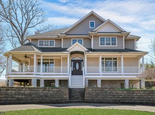 26 Sunset Rd, Livingston, NJ