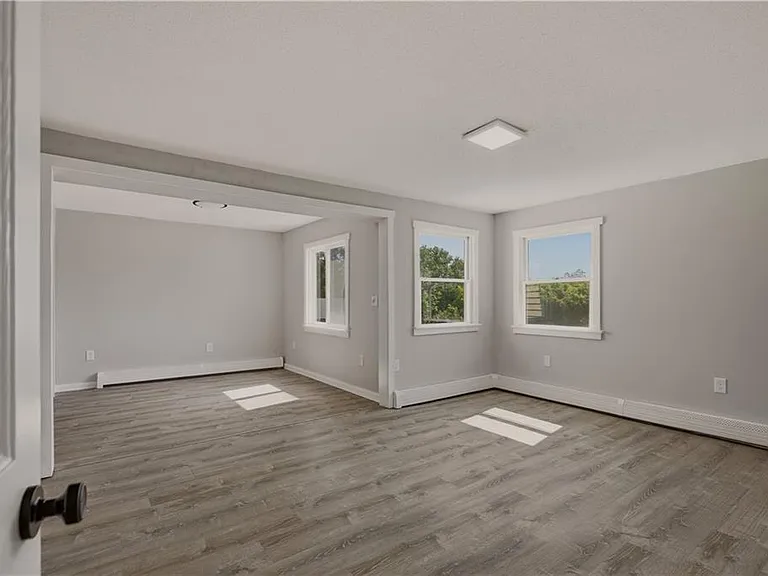 49 Dexter St — Photo 16