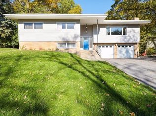 6 Summit Rd, Portage, IN 46368