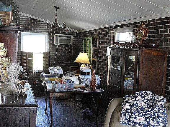 3rd image of 33 Oakland School Rd