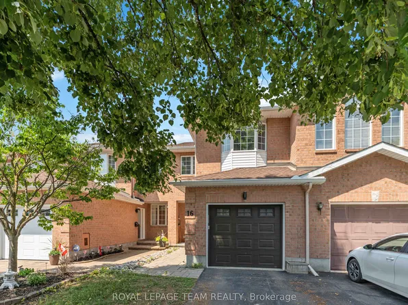 16 Cohen Ave, Ottawa, ON K2L 4E9