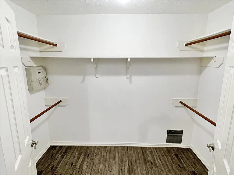 12414 Logan Mill Dr — Photo 21
