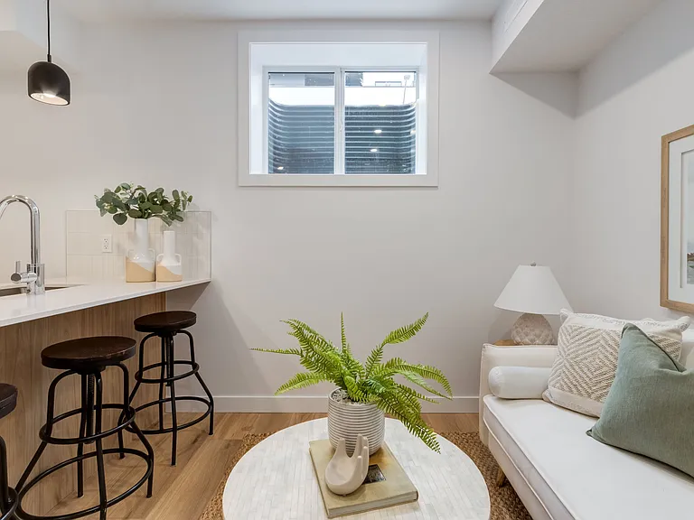 1615 33rd Ave SW — Photo 15