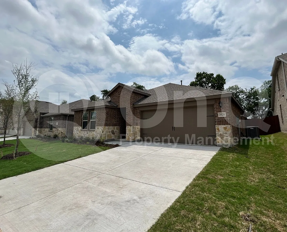 4 bed, 3.0 bath, 2060 sqft, $2,150 — Photo 3