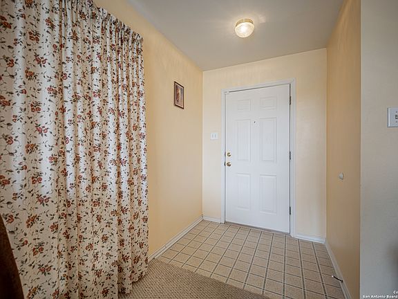 4th image of 327 Juniper