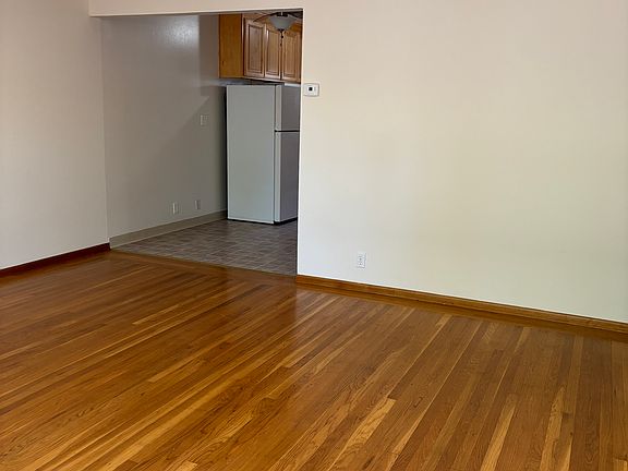 2nd image of 835 Webster St APT 2