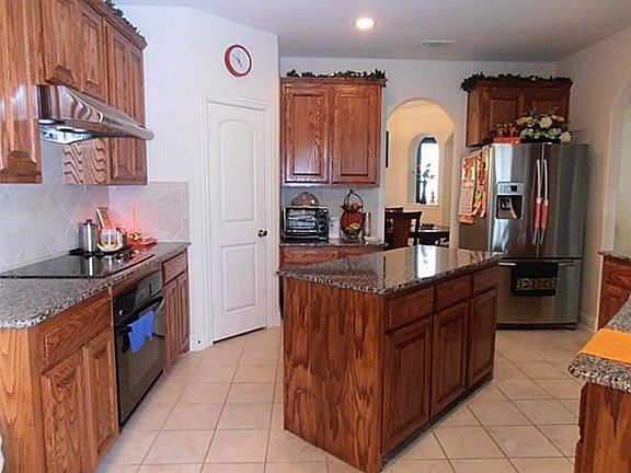 4th image of 5534 Dorchester Ln